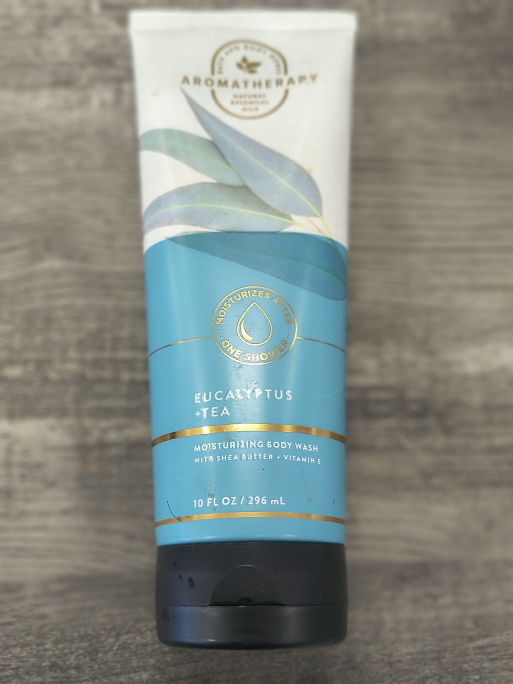 therapy Eucalyptus + Tea Moisturizing Body Wash - Teal and White